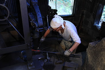 Forging, Haganekiri (Base making and cutting) 2