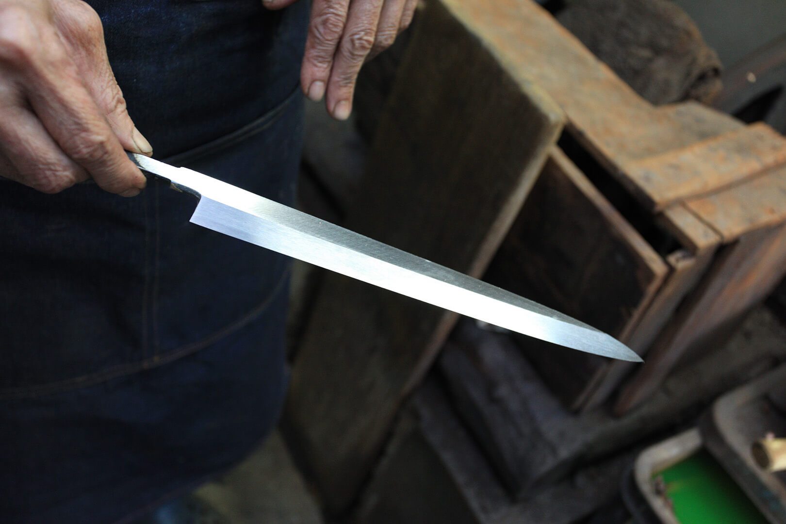 Hatsuke (Creating the edge), Japanese knife